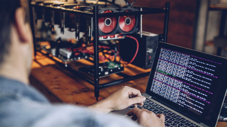 Uyuşturucu baskınında kripto para çiftliği ele geçirildi