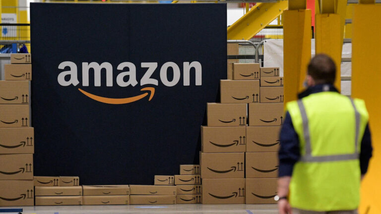 Amazon sahte inceleme yazanların peşine düştü!