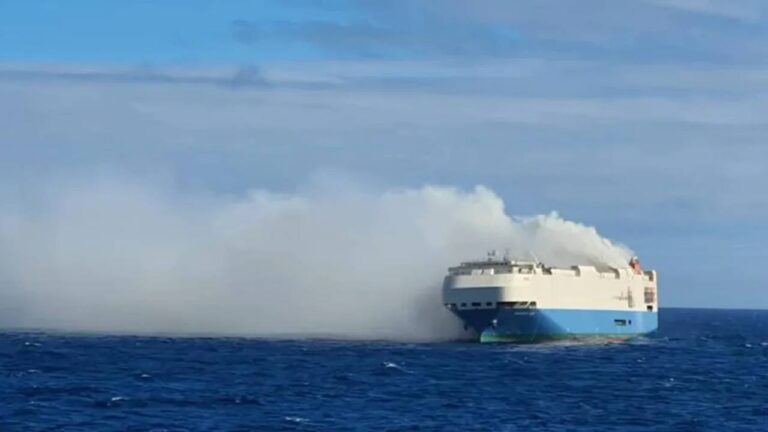 Binden fazla Porsche, okyanusta yanıyor!