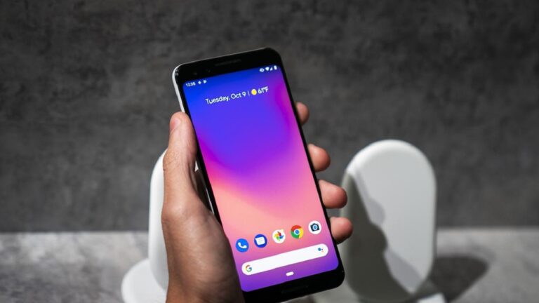Google, sevilen telefonuna son Android güncellemesini verdi!