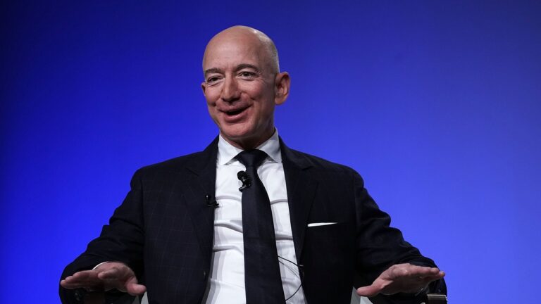 Jeff Bezos’un devasa yatı için tarihi köprü sökülecek