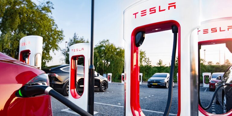 Tesla Supercharger istasyonuna saldırı düzenlendi!