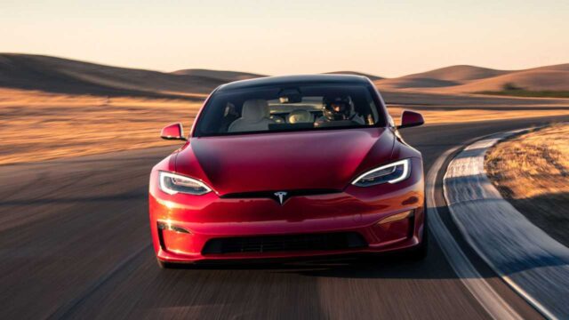 Tesla bunu sevmedi: 2022’nin en iyi elektrikli otomobili açıklandı!
