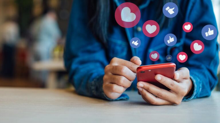 Sosyal medya gençleri mutsuz ediyor: Yaşlarına bağlı olabilir