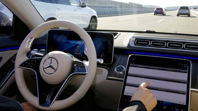 Çanlar Tesla için çalıyor: Mercedes’ten kritik otopilot kararı