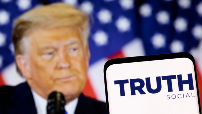 Trump’ın sosyal medya sitesi batıyor mu?