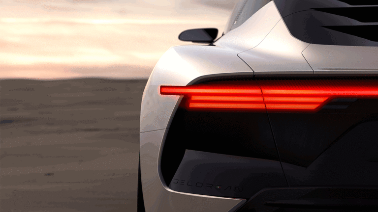 ‘Geleceğe Dönüş’ filmlerinin efsanesi DeLorean’ın tanıtım tarihi belli oldu