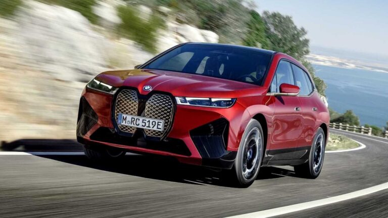 BMW’den elektrikli otomobillerle ilgili sevindiren açıklama!