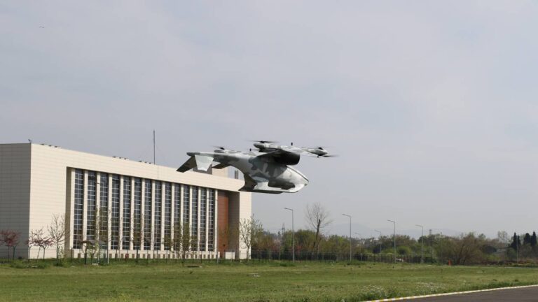 İngiltere Türkiye’den 50 İHA satın aldı!