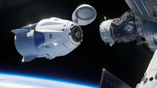 Uzay tarihinde bir ilk: ISS’e giden turistler Dünya’ya döndü