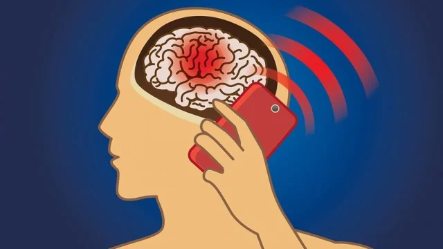 Cep telefonu beyin tümörüne neden olur mu? Uzmanlar açıkladı!