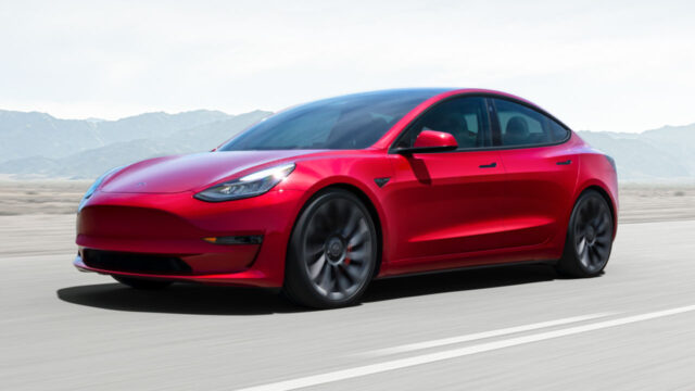 Tesla’dan bir kötü haber daha: Binlerce araç geri çağrılıyor!