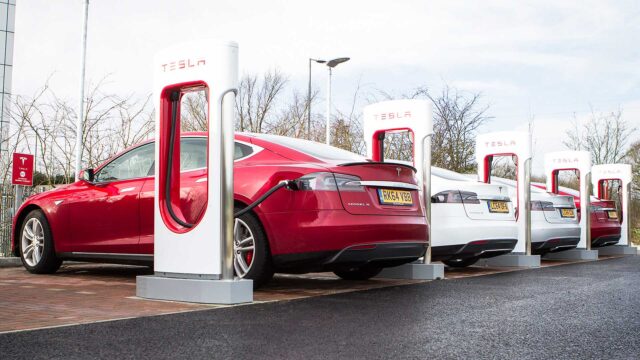 Tesla diğer elektrikli otomobillere kapısını açıyor!