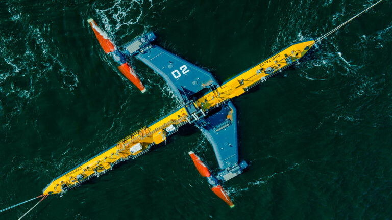 Elektrik üreten gemi geleceğe ışık tutuyor!