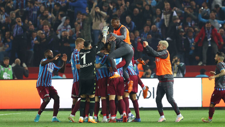 Trabzonspor’un şampiyonluk kutlamaları tüm dünyanın gündeminde!