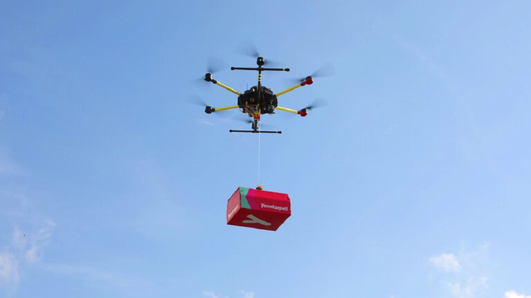 Yemeksepeti drone ile ilk teslimatını gerçekleştirdi! İşte görüntüler