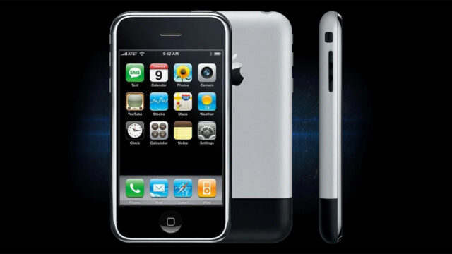 The first sealed-box iPhone was sold for a record price!