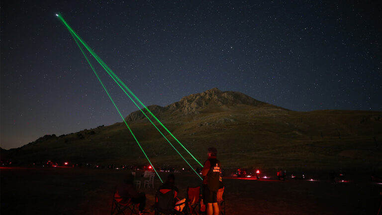 Meteor yağmurunda göğe bakma kuyruğu!