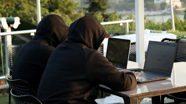 Aranan hackerlar sürpriz isimler çıktı!