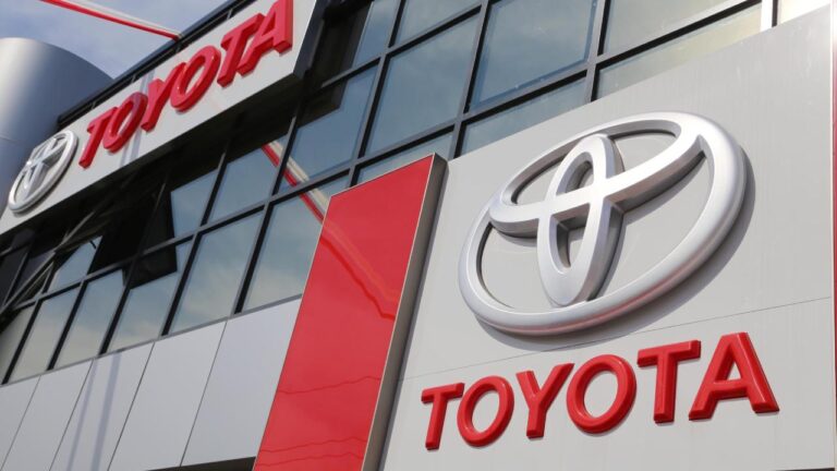 Toyota, sevilen modeli çağırdı! Geri almak istiyor