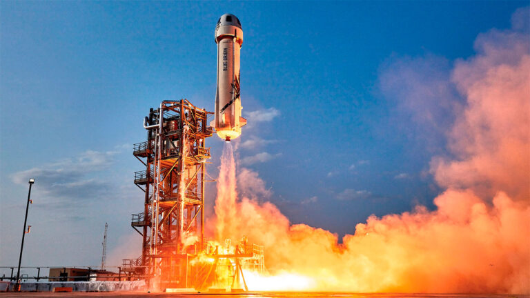 Blue Origin roketi havada infilak etti!