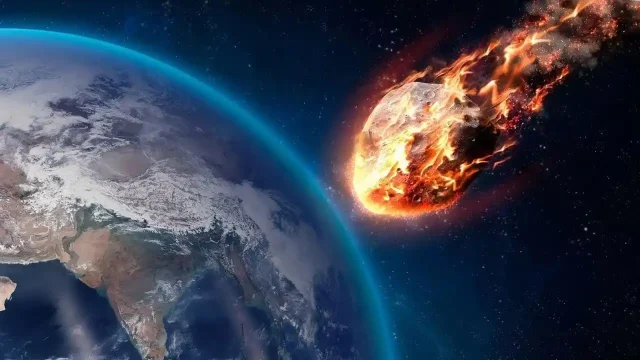 Dünya'ya meteor düştü