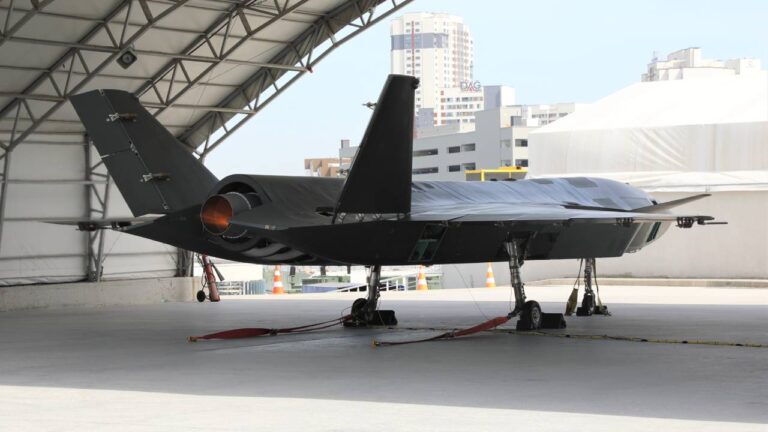 Yerli insansız savaş uçağı Bayraktar Kızılelma, motor çalıştırdı!