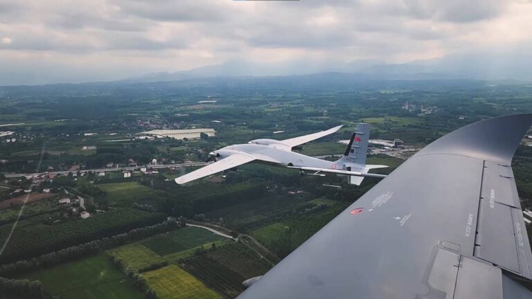 Hürkuş ve Bayraktar Akıncı Teknofest’te kol kola uçtu!