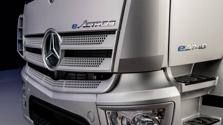 Mercedes’ten Tesla’ya tarihi çalım! Musk’ın bekleyişi uzun sürdü