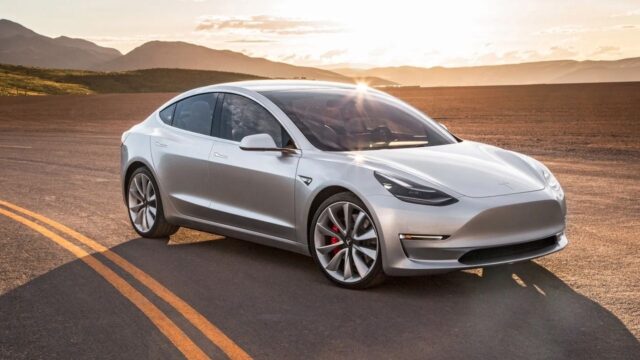 Tesla, araçlarından ultrasonik sensörleri kaldırıyor