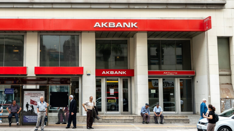 Akbank’tan tekrar eden harcamalar için açıklama!