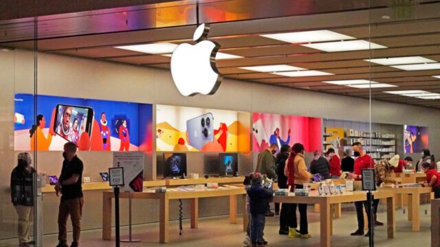 Giant robbery in Apple Store: 100 thousand dollars iPhone stolen