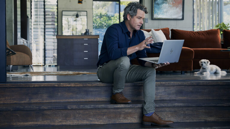 HP’den hibrit çalışma için yeni teknolojiler