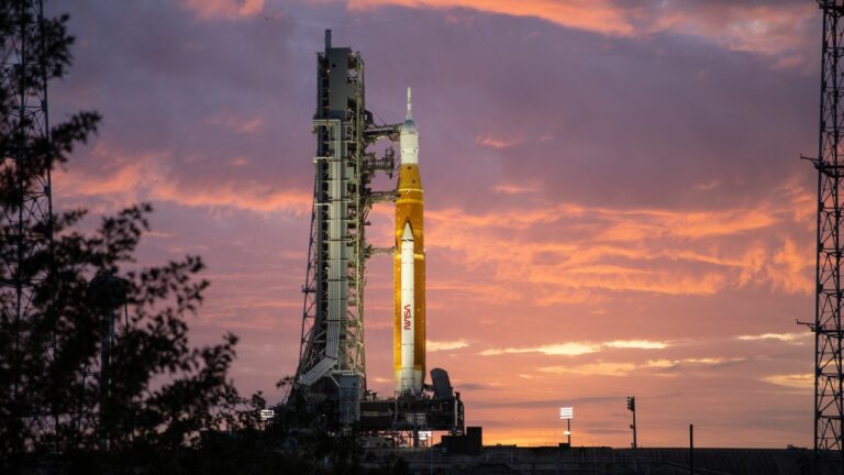 NASA, yeni Ay görevi için tarih verdi!