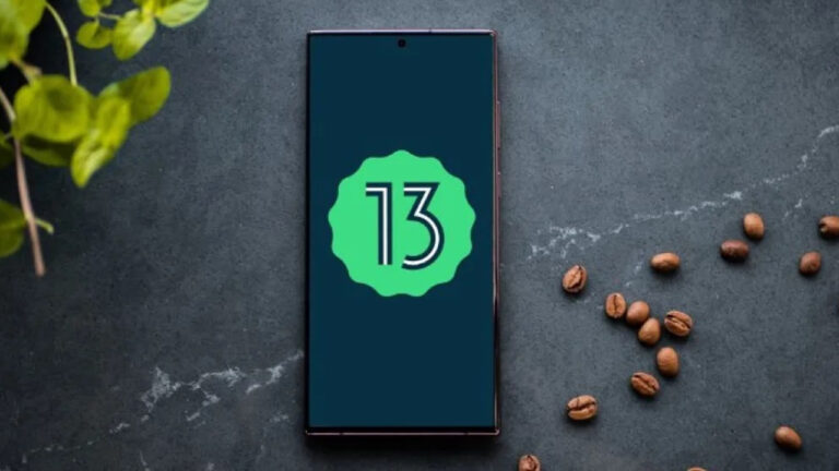 Android 13 rüzgarı! Bir Samsung modeli daha yeni sürümü aldı