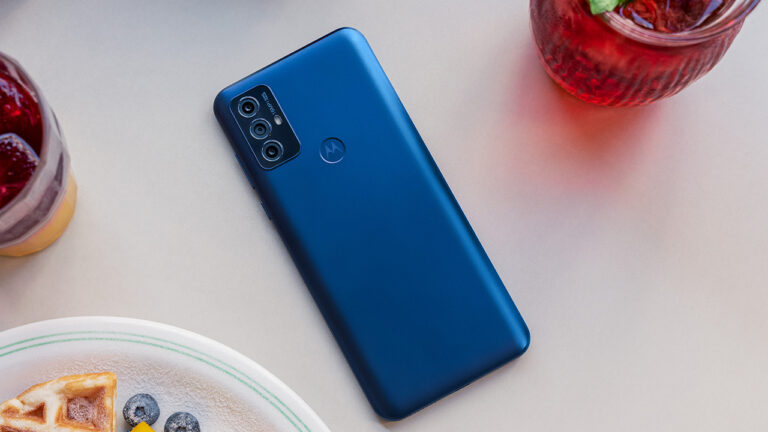 Motorola Moto G Play (2023), 3 gün pil ömrü vadediyor!