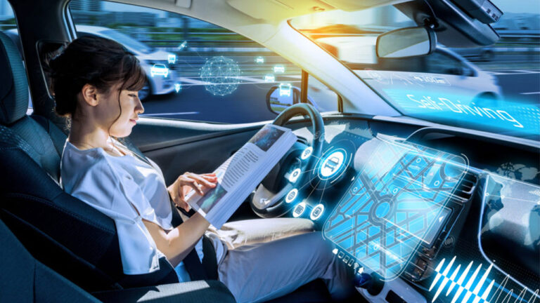 Sürücüsüz otomobil yarışında Tesla geride kaldı: Mercedes-Benz’den dev adım!