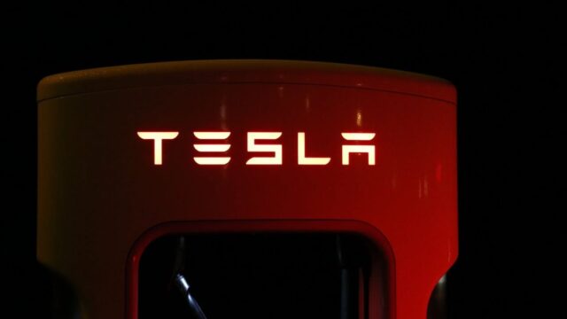 Tesla, milyar dolarlık fabrika kuruyor!
