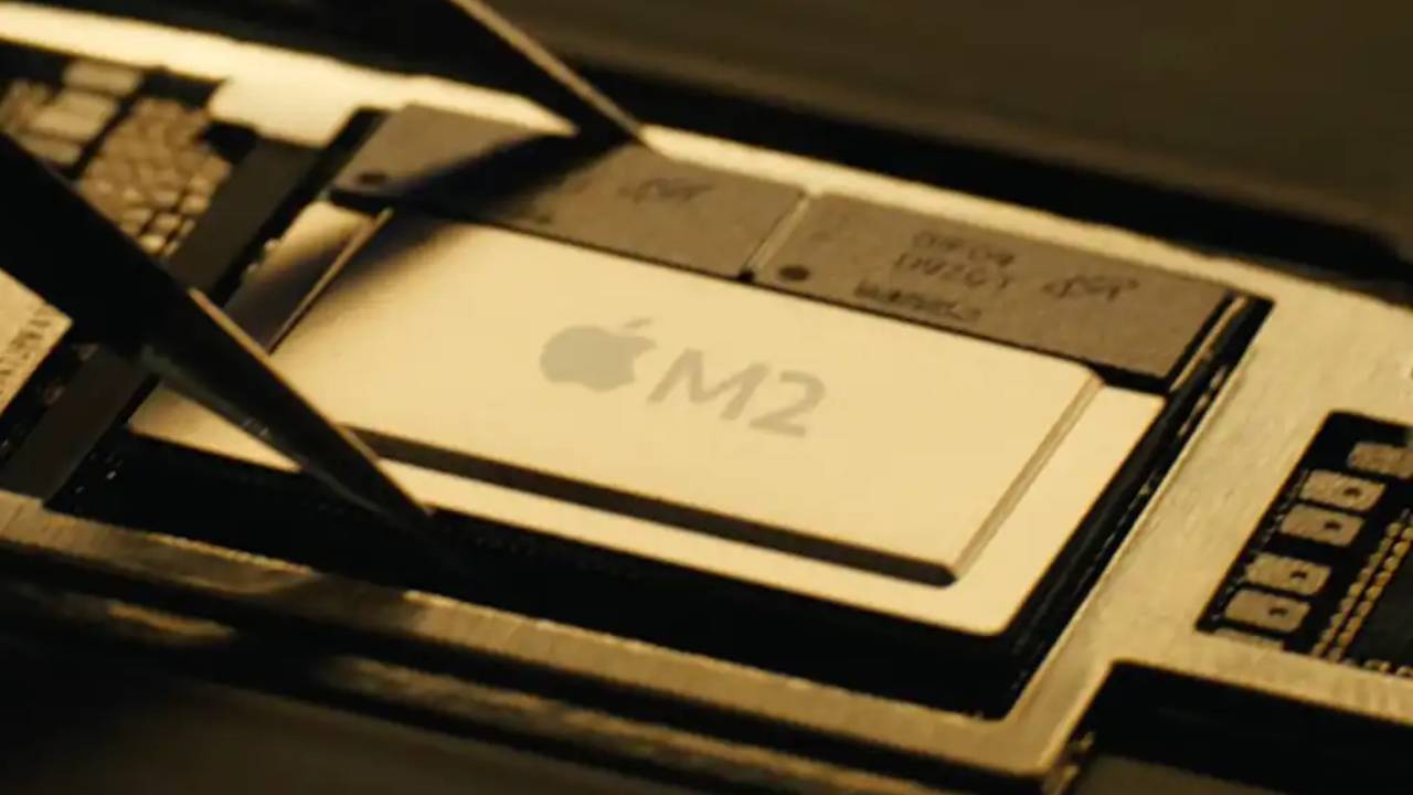 M2 işlemci, 12 inç MacBook
