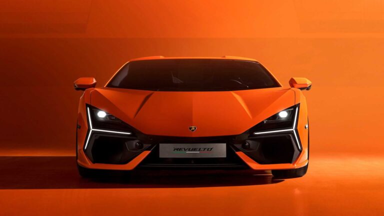 1000 beygirlik Lamborghini tanıtıldı: Revuelto