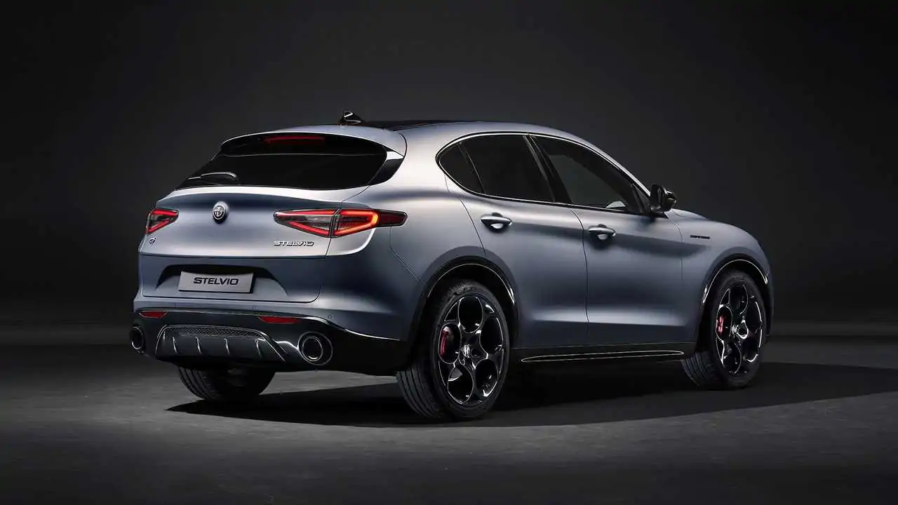 What does the renewed Alfa Romeo Stelvio offer to users?