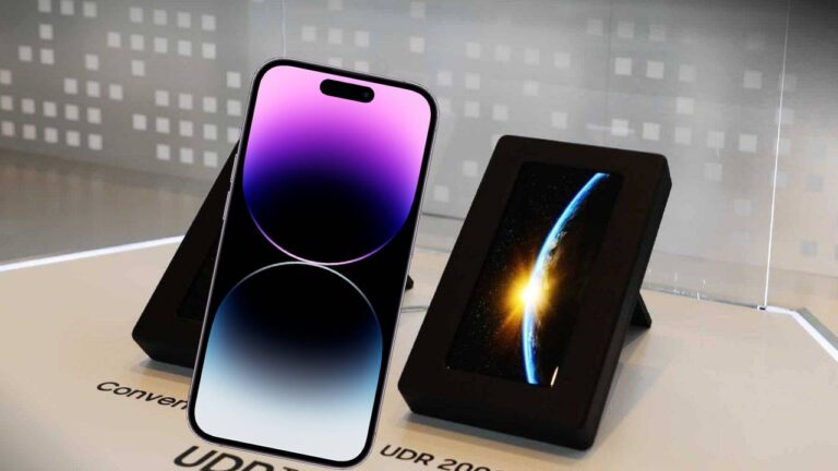 Dünyada ilk: iPhone 15 Pro Max, yeni Samsung ekranını kullanacak!