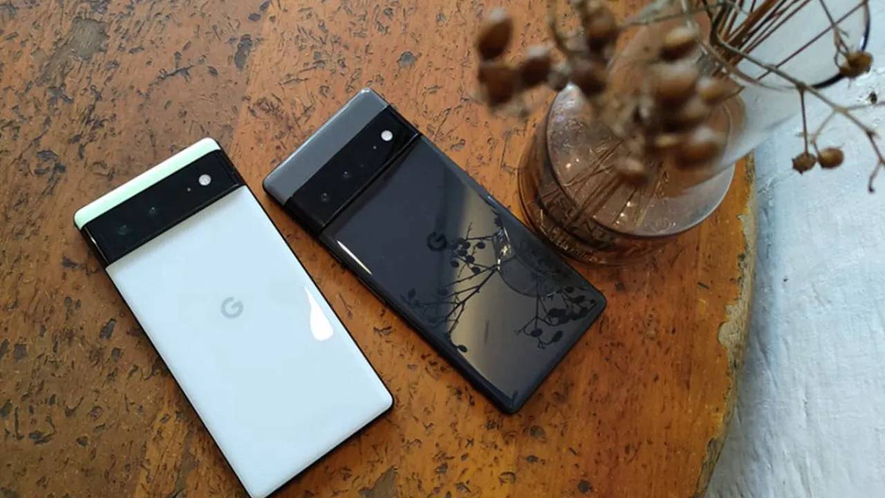 Google Pixel 6 Pro beyaz ve siyah