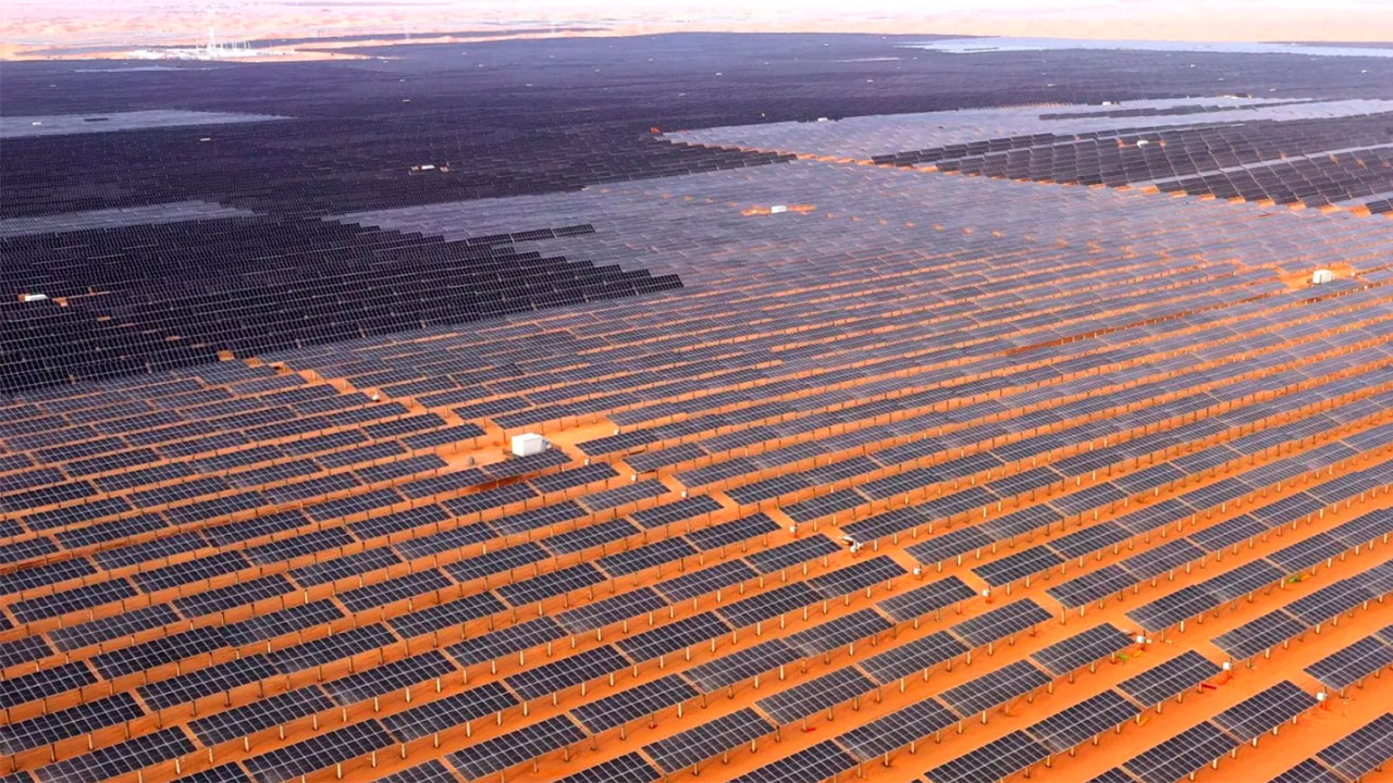Çin, çölleri güneş paneli ile kaplamaya başladı!
