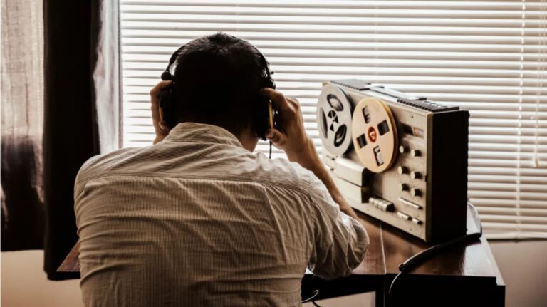 Telefonunuzun dinlendiğini nasıl anlarsınız?