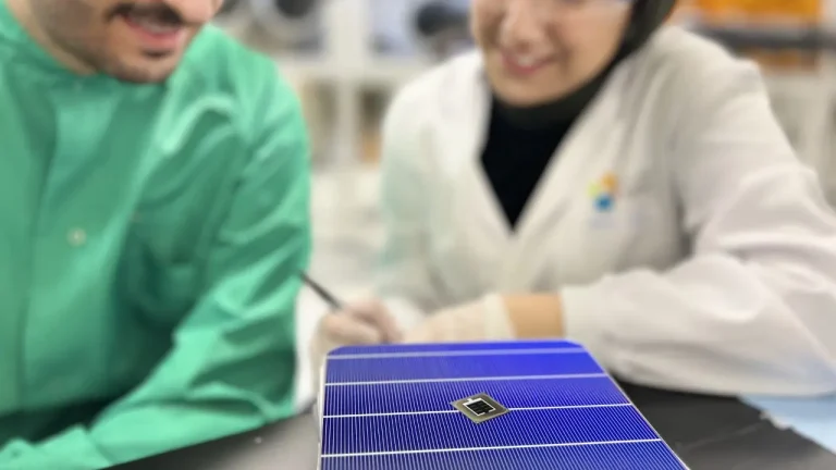Türk bilim insanlarından yeni rekor: Geliştirilen güneş pilleri verimlilikte bir numara!