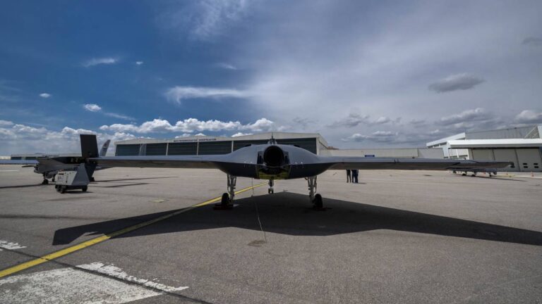 Türkiye’nin hayalet uçağı ANKA III, hedefi imha etti!