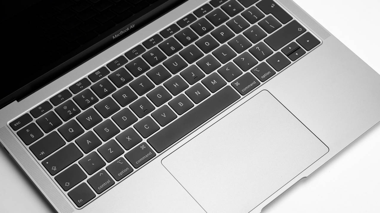 Apple, MacBook'lardaki kelebek klavye için  toplamda 50 milyon dolar ödeyecek!