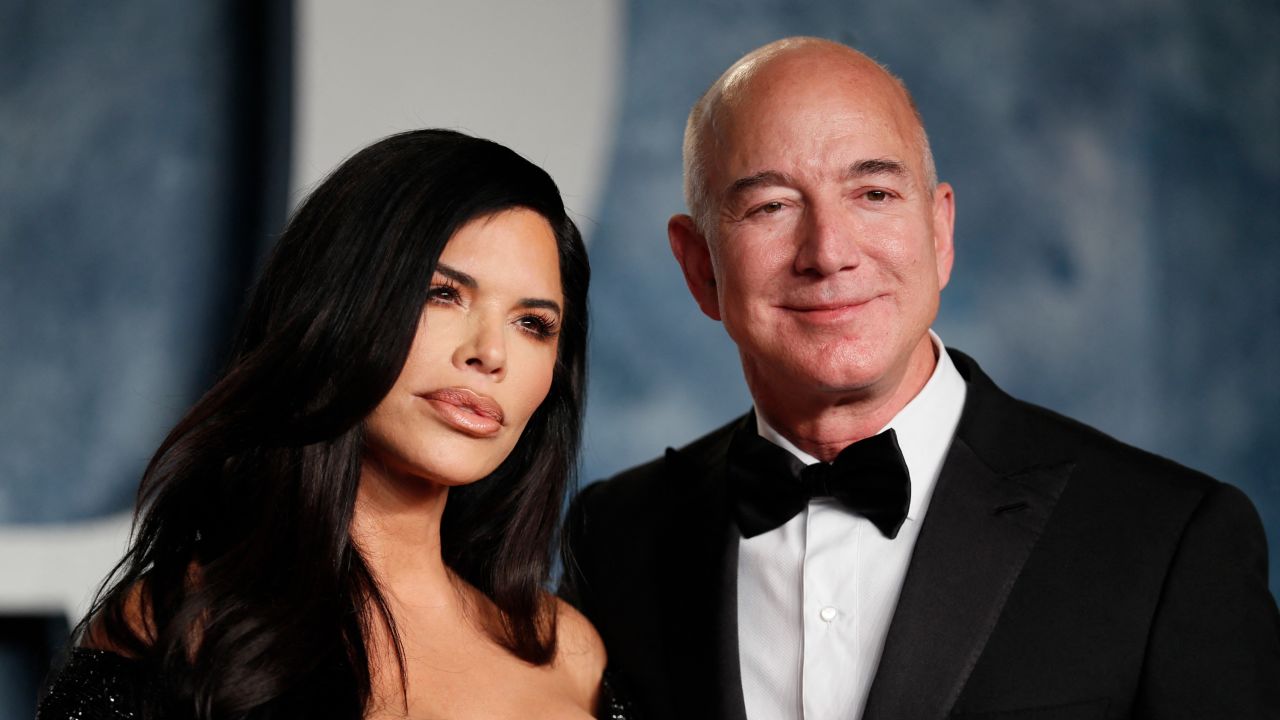 Jeff Bezos tekrar evleniyor: Eşini uzaya fırlatacak!