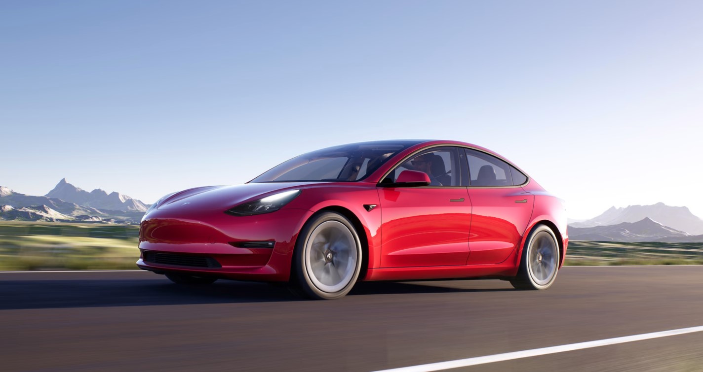 Tesla Model 3 (Long Range) uzun menzilli varyantı tekrar satışta
